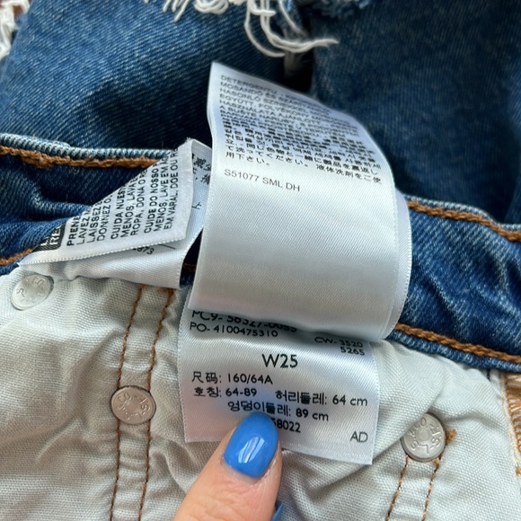 Levi’s Blue Denim Shorts - Picture 5 of 5